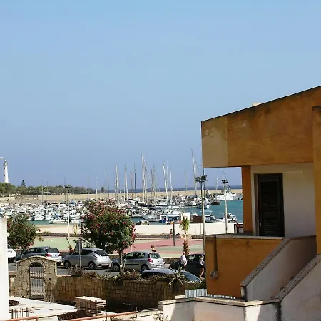 Glicine A Due Passi Dal Mare *